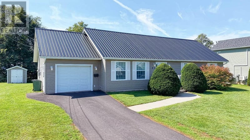 30 Harland View Drive Drive, Stratford, Prince Edward Island, C1B1W3, Stratford, Prince Edward Island — photo 1 of 5