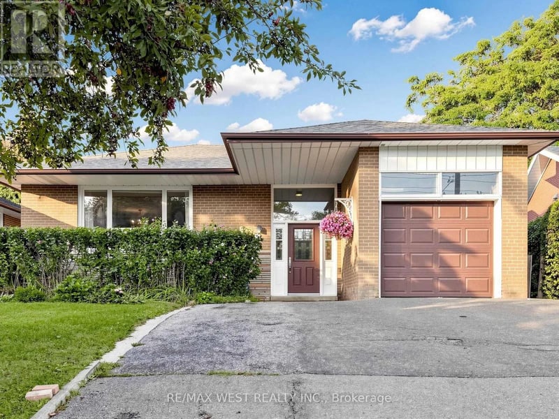 941 Willowdale Avenue, Toronto (Newtonbrook East), Ontario, M2M3C3, Toronto (Newtonbrook East), Ontario — photo 1 of 5
