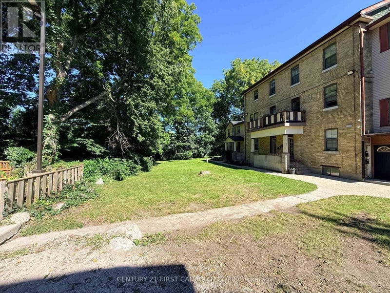 #4 1 Waverley Place, London East (East F), Ontario, N6B2C3, London East (East F), Ontario — photo 1 of 5