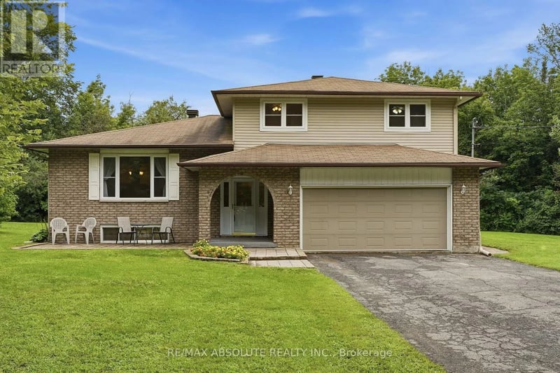 1000 Milburn Crescent, Ottawa, Ontario, K4C1C9, Ottawa, Ontario — photo 1 of 5
