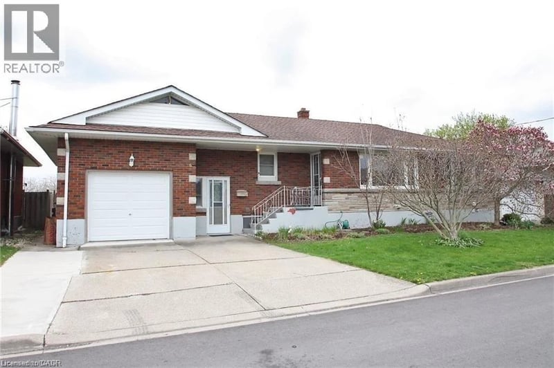 #UPPER 6 MYRTLE Avenue, St. Catharines, Ontario, L2M5W1, St. Catharines, Ontario — photo 1 of 5
