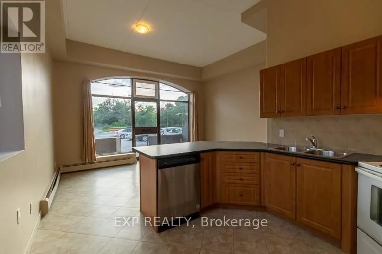 40 Front Street North, Thorold (Thorold Downtown), Ontario, L2V1X5, Thorold (Thorold Downtown), Ontario — photo 1 of 3