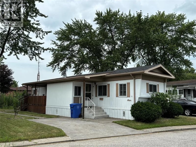 15 WILDER South, Lakeshore, Ontario, N8N2T1, Lakeshore, Ontario — photo 1 of 5