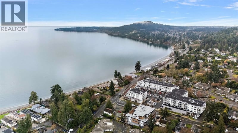 #309 5120 Cordova Bay Road, Saanich, British Columbia, V8Y2K5, Saanich, British Columbia — photo 1 of 5