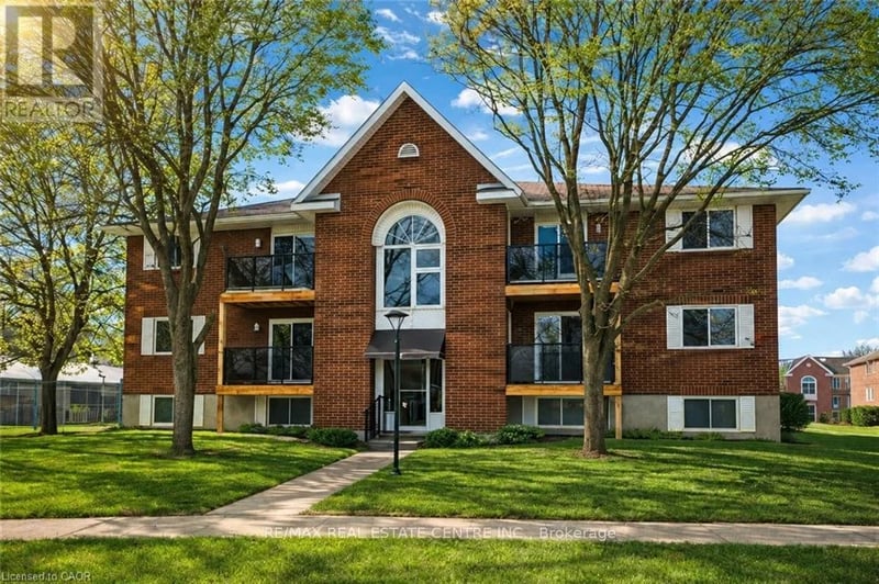 #106 565 Greenfield Avenue, Kitchener, Ontario, N2C2P3, Kitchener, Ontario — photo 1 of 5
