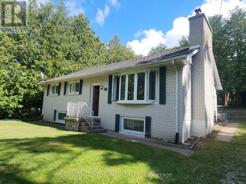 1023 Carson Road, Springwater (Midhurst), Ontario, L4M4S5, Springwater (Midhurst), Ontario — photo 1 of 5