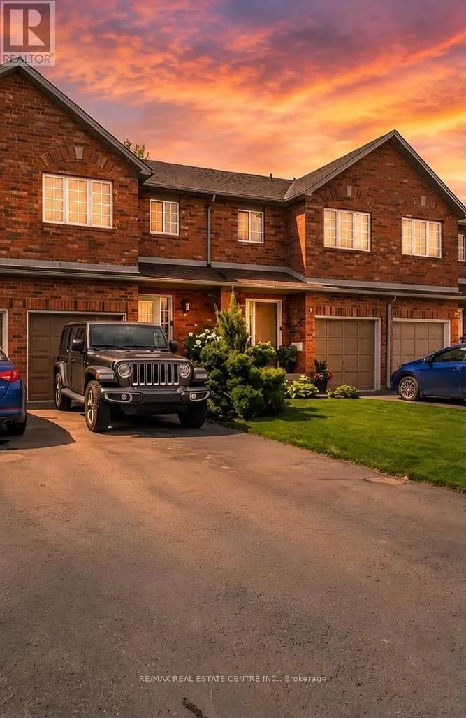 #29 10 Cadham Boulevard, Hamilton (Broughton), Ontario, L8W3X6, Hamilton (Broughton), Ontario — photo 1 of 5