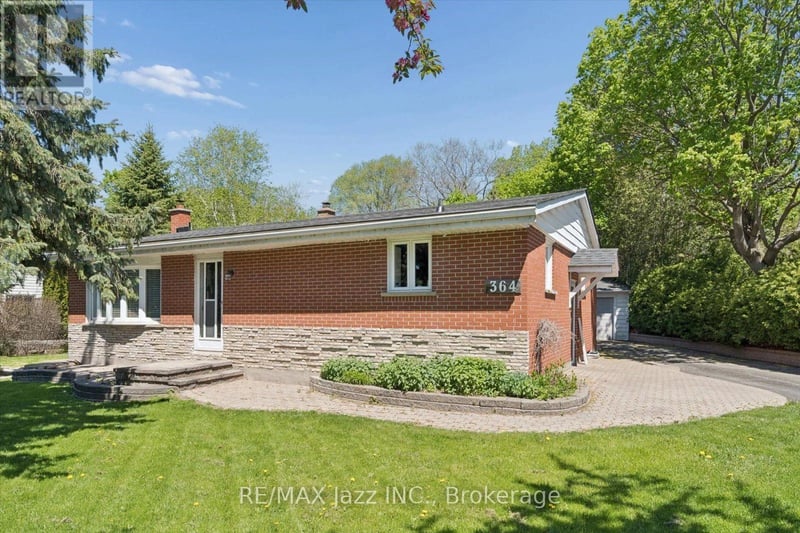 364 King Street East, Clarington (Bowmanville), Ontario, L1C3K5, Clarington (Bowmanville), Ontario — photo 1 of 5