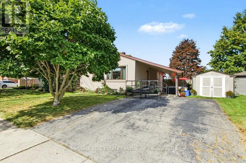 15 Norton Crescent, Halton Hills (Georgetown), Ontario, L7P1G9, Halton Hills (Georgetown), Ontario — photo 1 of 5