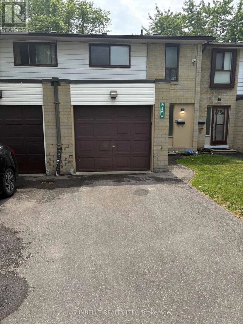 42 Fleetwood Crescent, Brampton (Southgate), Ontario, L6T2E5, Brampton (Southgate), Ontario — photo 1 of 5
