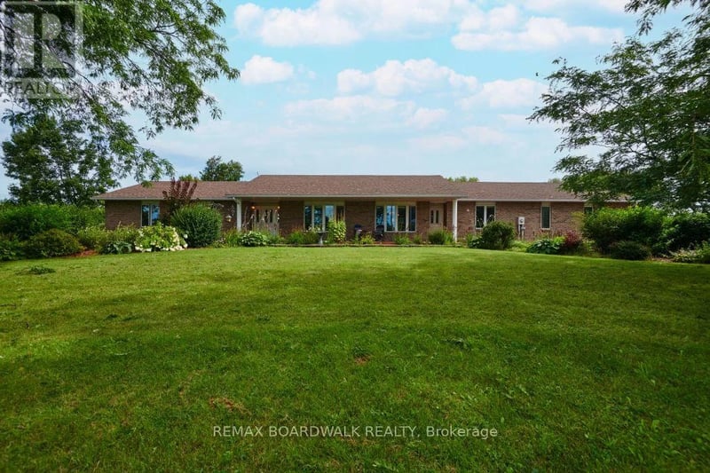 3382 Carp Road, Ottawa, Ontario, K0A1L0, Ottawa, Ontario — photo 1 of 5