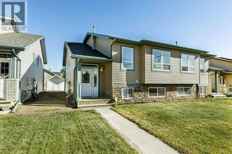 7019 Deer Street, Lacombe, Alberta, T4L1Y9, Lacombe, Alberta — photo 1 of 5