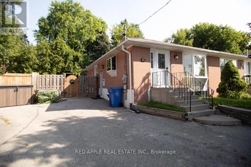 126 LONGFORD Drive, Newmarket (Bristol-London), Ontario, L3Y2Y5, Newmarket (Bristol-London), Ontario — photo 1 of 5