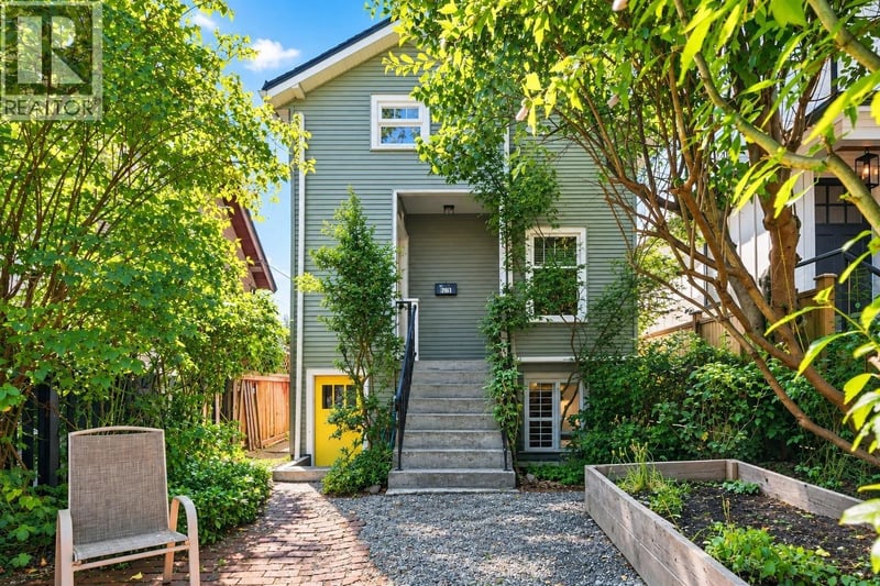 2764 DUNDAS Street, Vancouver, British Columbia, V5K1R2, Vancouver, British Columbia — photo 1 of 5