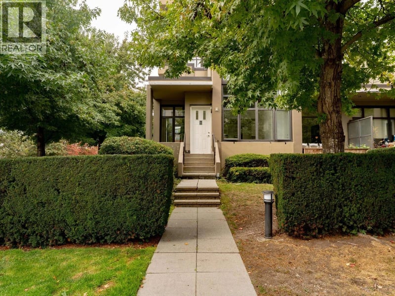 #TH10 2355 MADISON Avenue, Burnaby, British Columbia, V5C0B3, Burnaby, British Columbia — photo 1 of 5