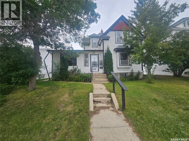 428 1st AVENUE NW, Swift Current, Saskatchewan, S9H0N4, Swift Current, Saskatchewan — photo 1 of 5