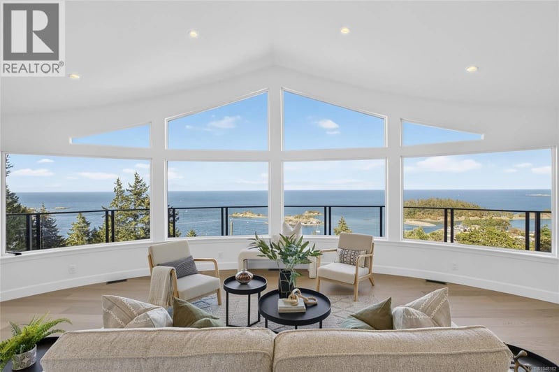 3819 Sundown Drive, Nanaimo, British Columbia, V9T4M3, Nanaimo, British Columbia — photo 1 of 5