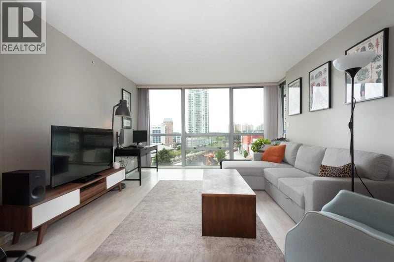 #902 14 BEGBIE Street, New Westminster, British Columbia, V3M0C4, New Westminster, British Columbia — photo 1 of 5