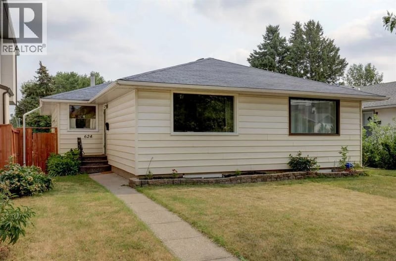 624 38 Street Southwest, Calgary, Alberta, T3C1T2, Calgary, Alberta — photo 1 of 5
