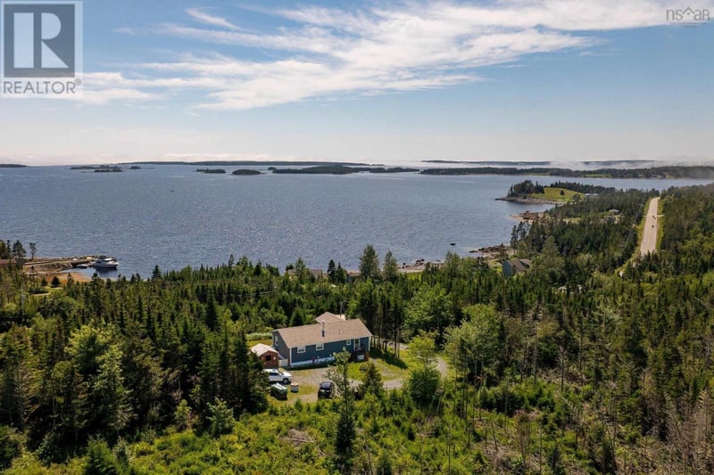 16335 Highway 7, Pleasant Harbour, Nova Scotia, B0J3H0, Pleasant Harbour, Nova Scotia — photo 1 of 5
