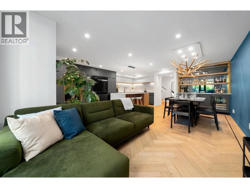 918 HOMER Street, Vancouver, British Columbia, V6B1T7, Vancouver, British Columbia — photo 1 of 5