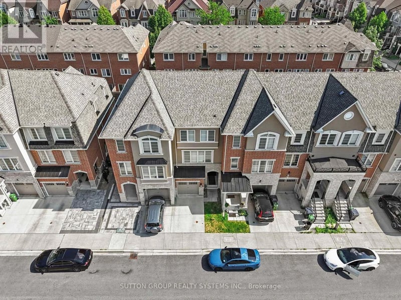 11 Fusilier Drive, Toronto (Clairlea-Birchmount), Ontario, M1L0J4, Toronto (Clairlea-Birchmount), Ontario — photo 1 of 5