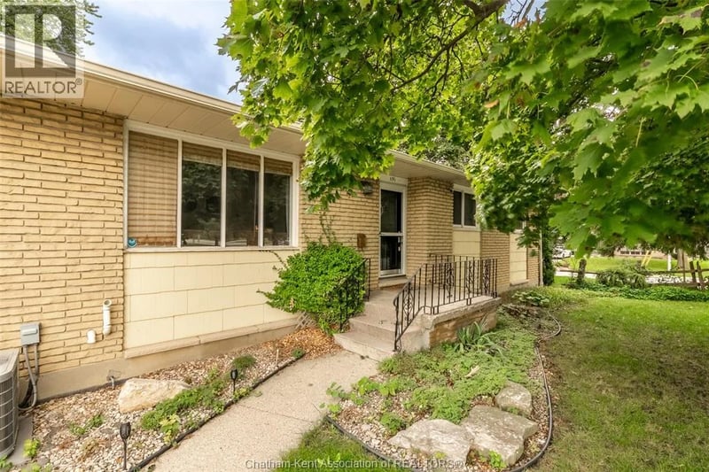 591 King Street West, Chatham, Ontario, N7M1H7, Chatham, Ontario — photo 1 of 5
