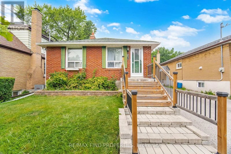36 Pinegrove Avenue, Toronto (Birchcliffe-Cliffside), Ontario, M1N2G5, Toronto (Birchcliffe-Cliffside), Ontario — photo 1 of 5
