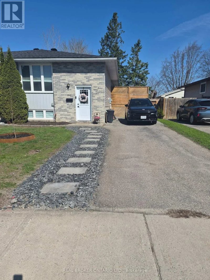 #UPPER UNIT 840 Macodrum Drive, Brockville, Ontario, K6V6H5, Brockville, Ontario — photo 1 of 5