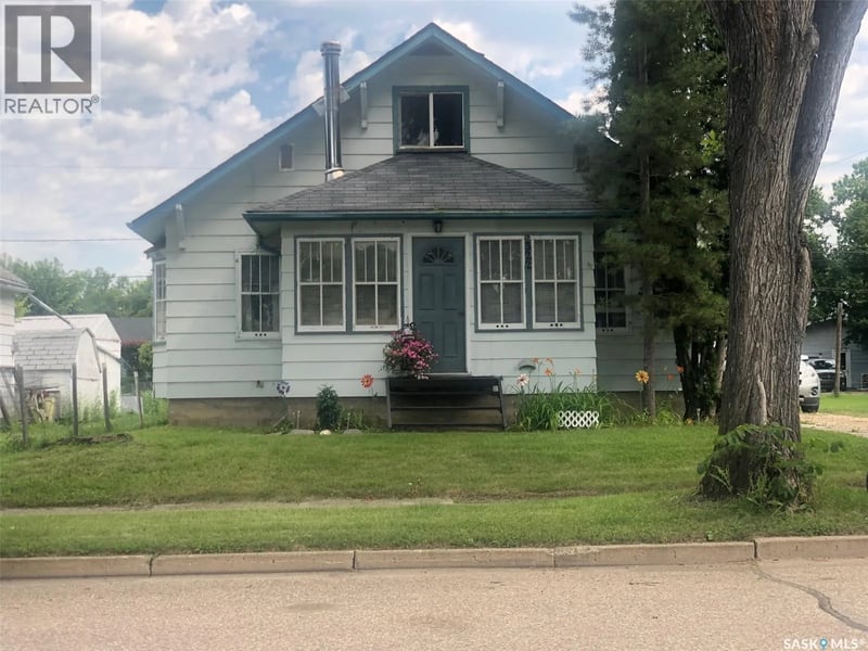 322 5th AVENUE E, Canora, Saskatchewan, S0A0L0, Canora, Saskatchewan — photo 1 of 5