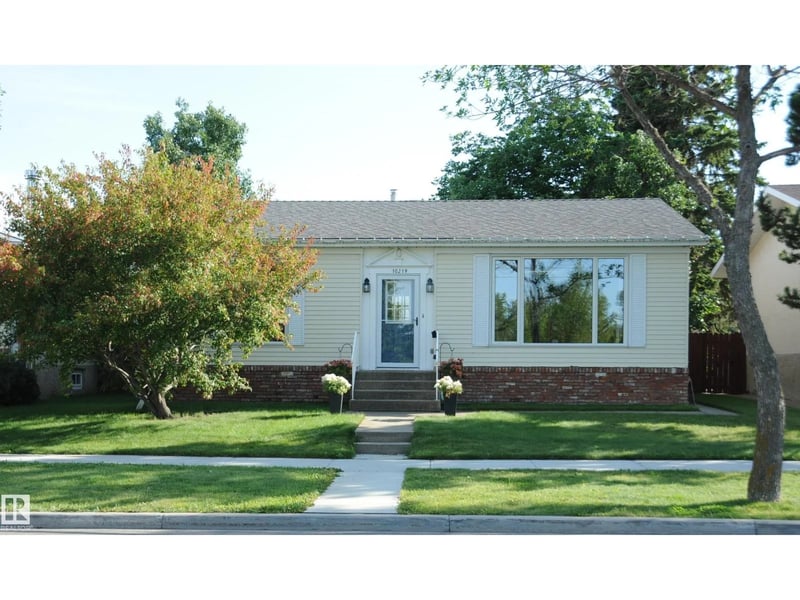 10219 155 AV NW, Edmonton, Alberta, T5X4G4, Edmonton, Alberta — photo 1 of 5