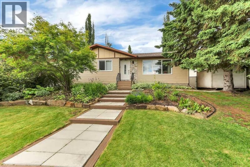 4412 45 Avenue, Sylvan Lake, Alberta, T4S1K6, Sylvan Lake, Alberta — photo 1 of 5