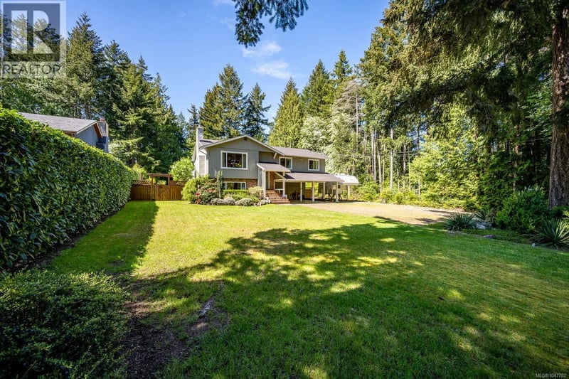 1023 Sylvan Road, Comox, British Columbia, V9M3Z1, Comox, British Columbia — photo 1 of 5