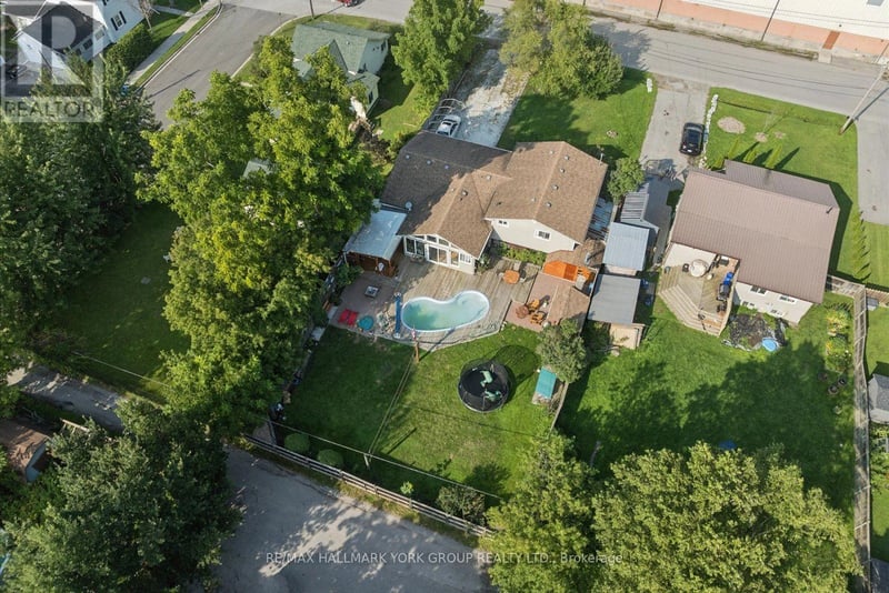 54 North Street, Georgina (Sutton & Jackson's Point), Ontario, L0E1R0, Georgina (Sutton & Jackson's Point), Ontario — photo 1 of 5