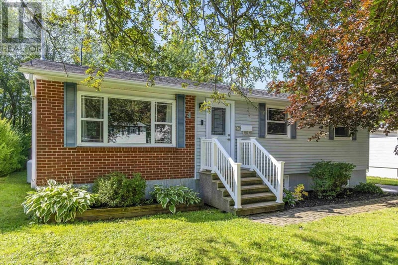 4 Clysdale Drive, Woodlawn, Nova Scotia, B2W2P6, Woodlawn, Nova Scotia — photo 1 of 5
