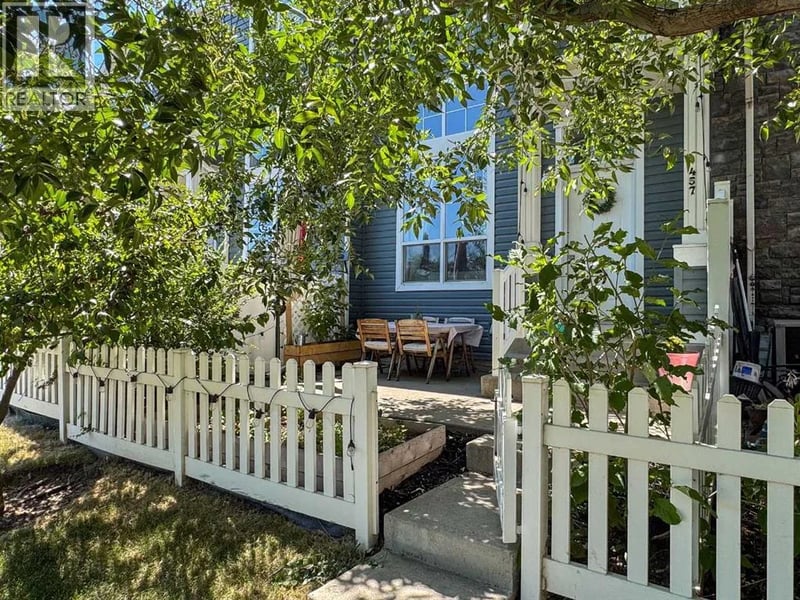 457 Elgin Gardens Southeast, Calgary, Alberta, T2Z4T8, Calgary, Alberta — photo 1 of 5