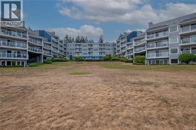 #325 2562 Departure Bay Road, Nanaimo, British Columbia, V9R5J6, Nanaimo, British Columbia — photo 1 of 5
