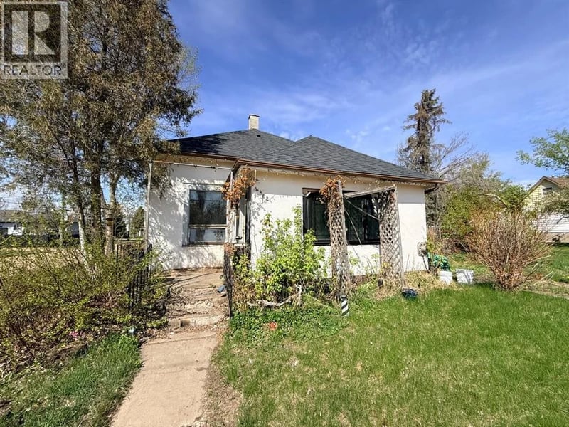 4802 47 Street, Stettler, Alberta, T0C2L2, Stettler, Alberta — photo 1 of 5
