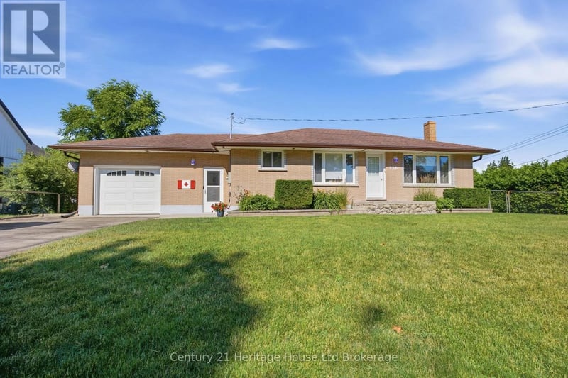 256 Markwell Street, Norfolk (Delhi), Ontario, N4B2R2, Norfolk (Delhi), Ontario — photo 1 of 5