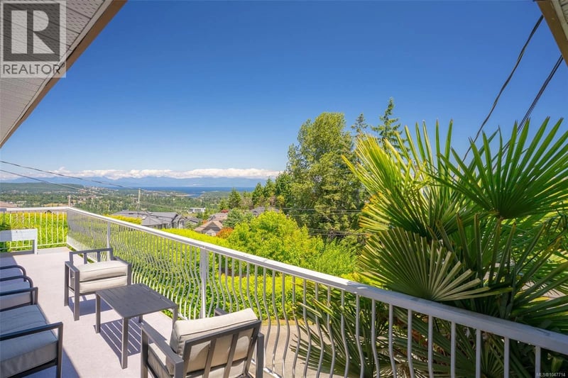 375 Cariboo Drive, Nanaimo, British Columbia, V9R6A4, Nanaimo, British Columbia — photo 1 of 5