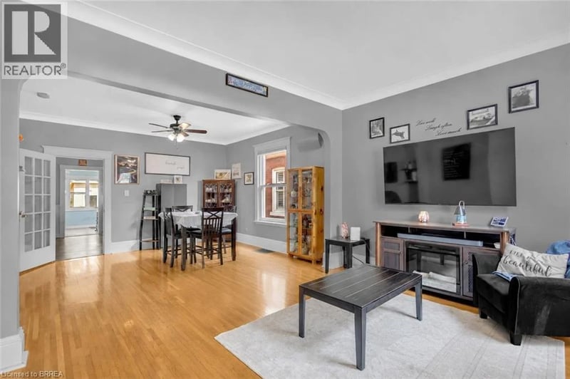 15 SALISBURY Avenue, Brantford, Ontario, N3S1M6, Brantford, Ontario — photo 1 of 5