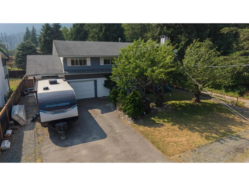 450 WARDLE Street, Hope, British Columbia, V0X1L0, Hope, British Columbia — photo 1 of 5