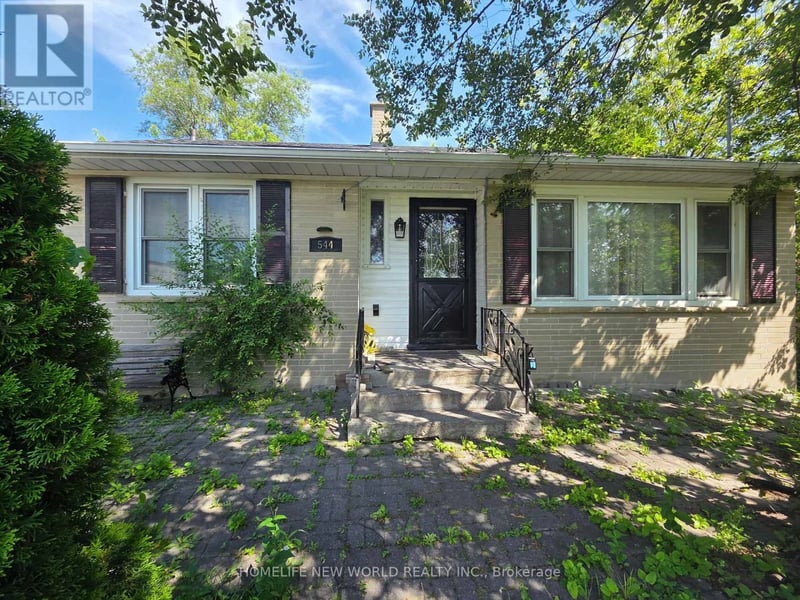 #Main 544 Mary Street East, Whitby (Downtown Whitby), Ontario, L1N2R3, Whitby (Downtown Whitby), Ontario — photo 1 of 5