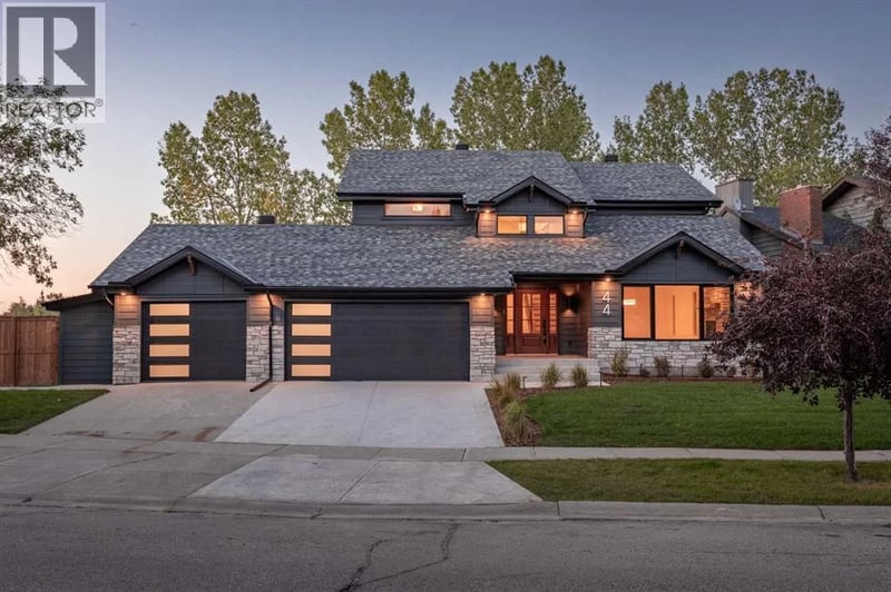 44 Canterbury Drive Southwest, Calgary, Alberta, T2W3S8, Calgary, Alberta — photo 1 of 5