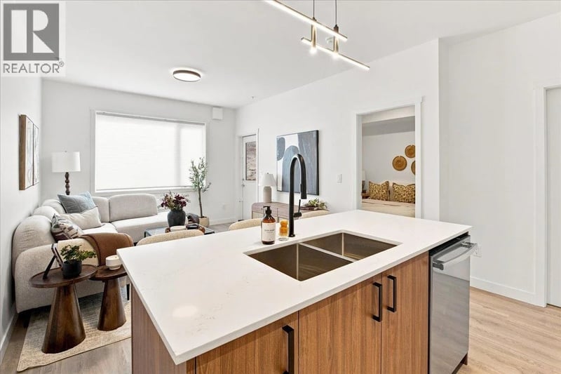 #206 1655 Aberdeen Drive, Kamloops, British Columbia, V1S0C6, Kamloops, British Columbia — photo 1 of 5