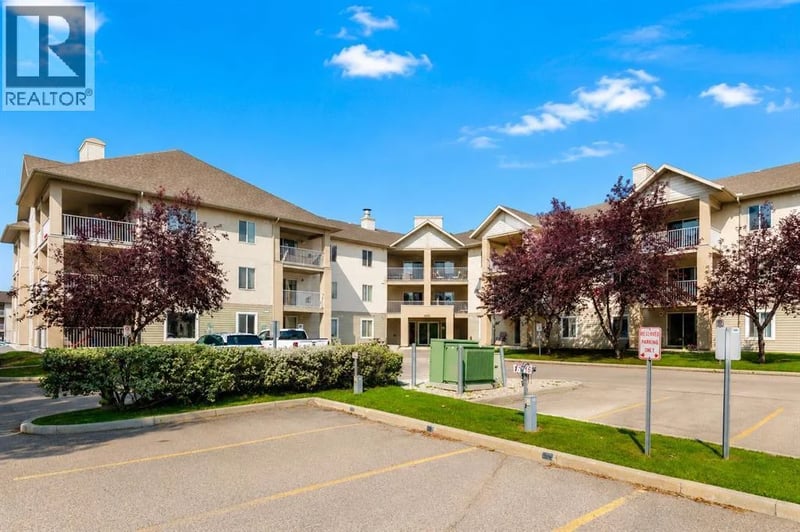 4000 Citadel Meadow Point Northwest, Calgary, Alberta, T3G5N5, Calgary, Alberta — photo 1 of 5