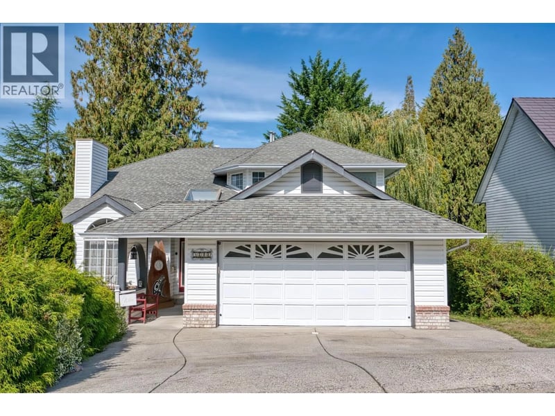 5818 TRAIL Avenue, Sechelt, British Columbia, V7Z0L9, Sechelt, British Columbia — photo 1 of 5