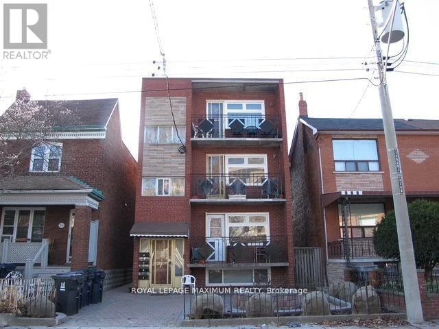 #2 198 Markham Street, Toronto (Trinity-Bellwoods), Ontario, M6J2G6, Toronto (Trinity-Bellwoods), Ontario — photo 1 of 5