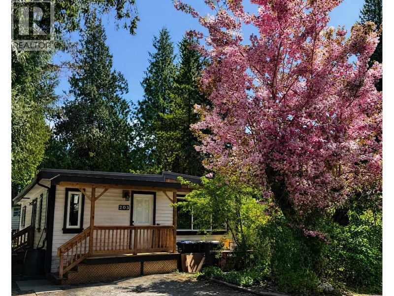 #203 1830 MAMQUAM Road, Squamish, British Columbia, V0N1T0, Squamish, British Columbia — photo 1 of 5