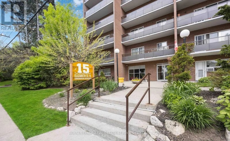 #203 15 Elizabeth Street North, Mississauga (Port Credit), Ontario, L5G2Z3, Mississauga (Port Credit), Ontario — photo 1 of 5